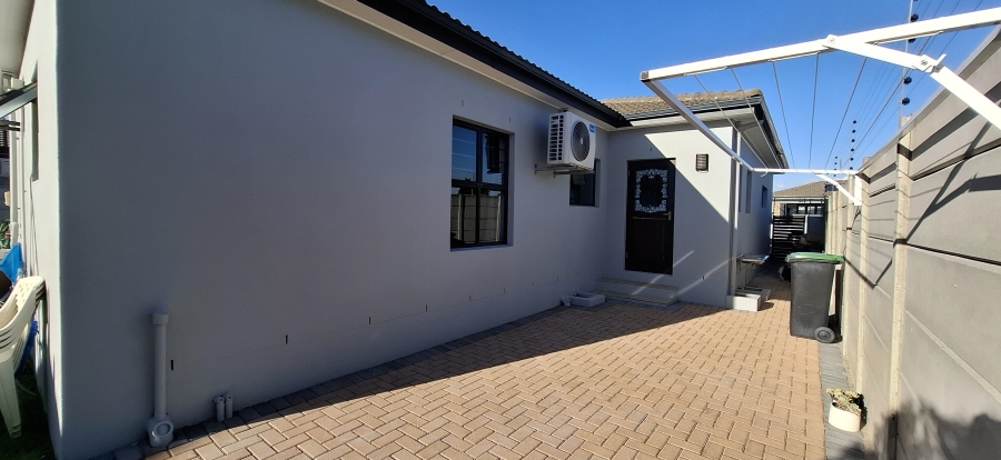 To Let 3 Bedroom Property for Rent in Sonkring Western Cape